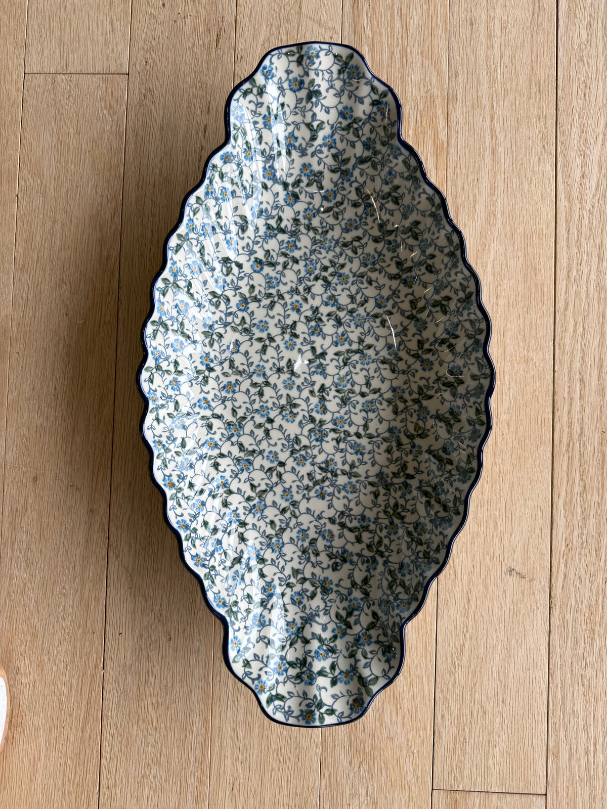 16" Fancy Platter - A99 - Vines